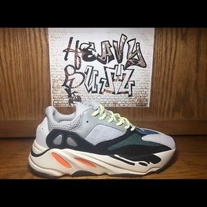 Adidas Yeezy Boost 700